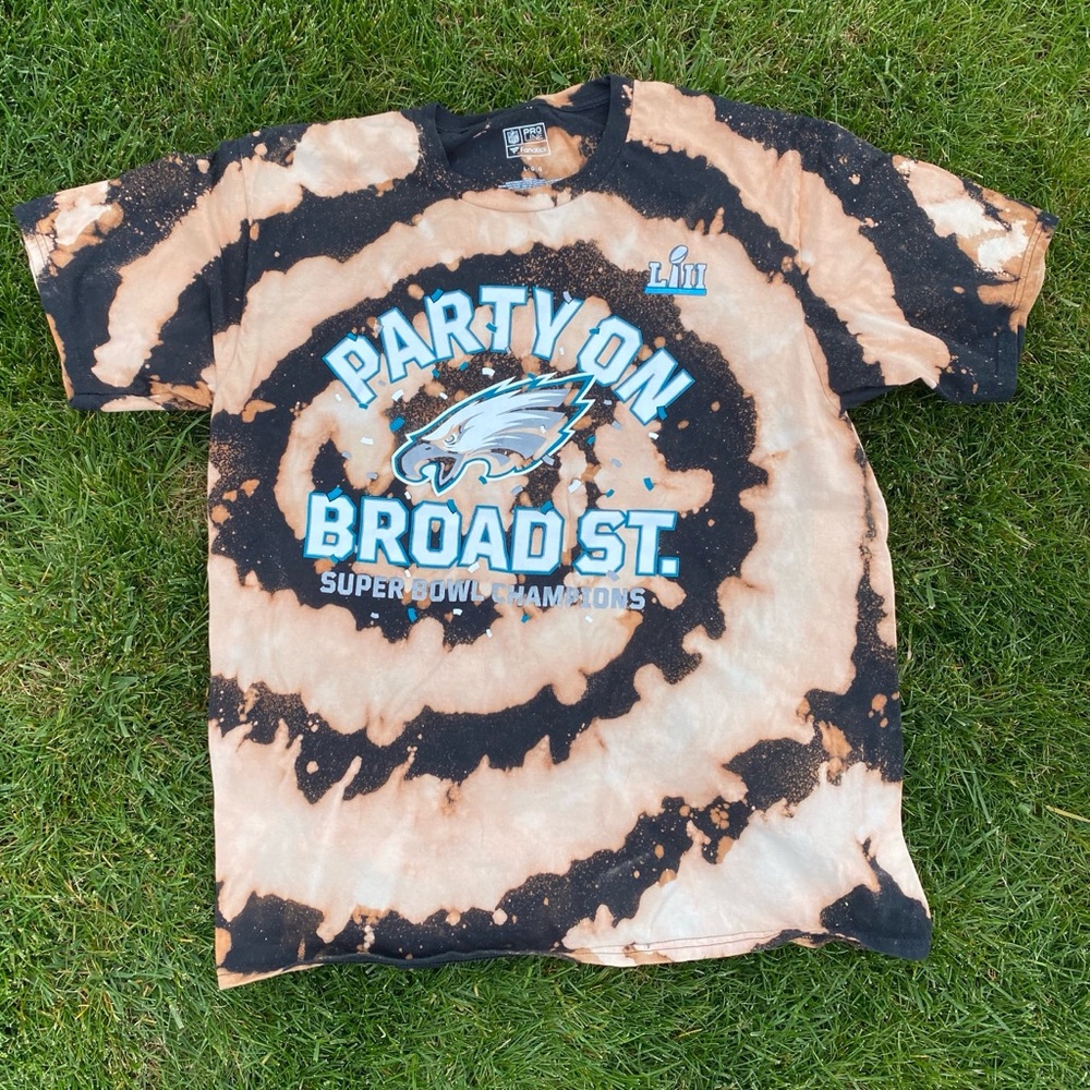 ✨2 for $50✨ Bleached Philadelphia Eagles T-Shirt